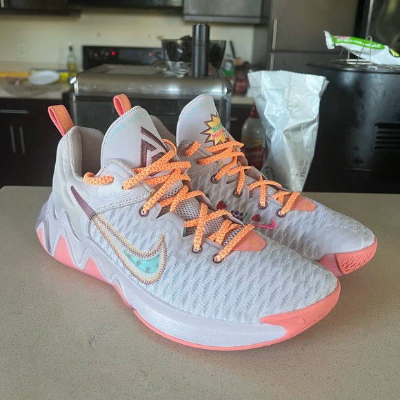 Nike Giannis Antetokounmo